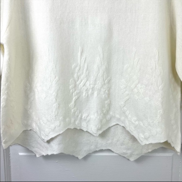 J.O.A. Los Angeles Pointed Hem Embroidered Cream Sweater - Picture 4 of 11